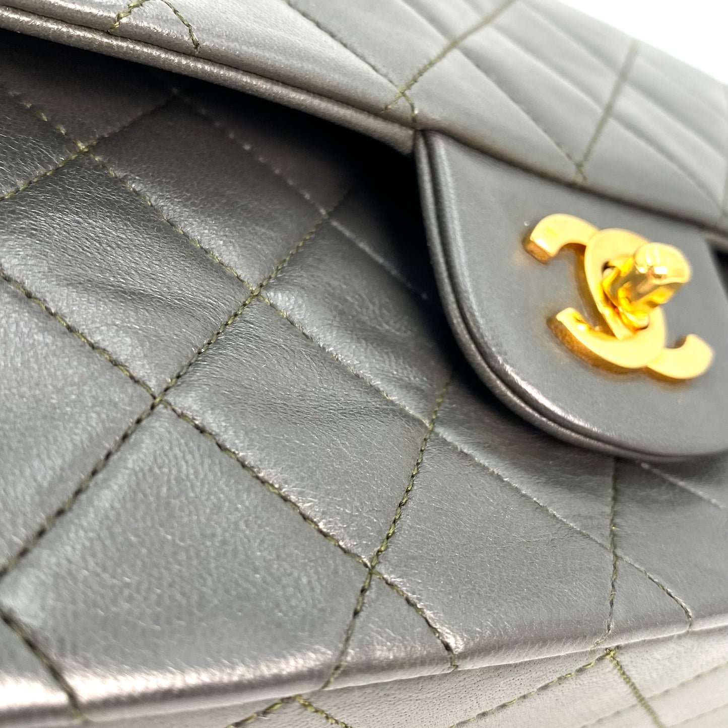 Raven, 1 series medium classic flap khaki lambskin with seal and card