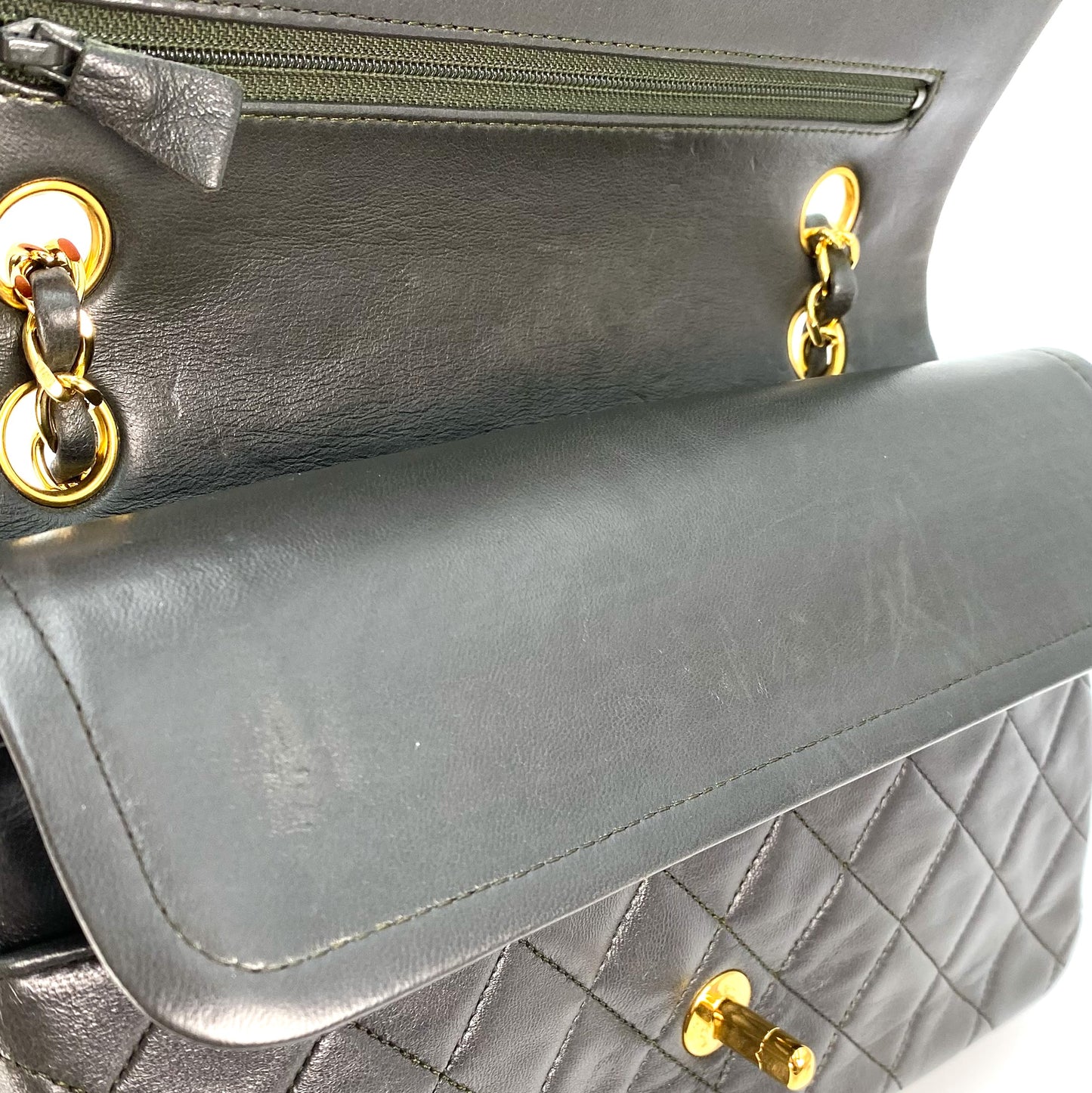 Raven, 1 series medium classic flap khaki lambskin with seal and card