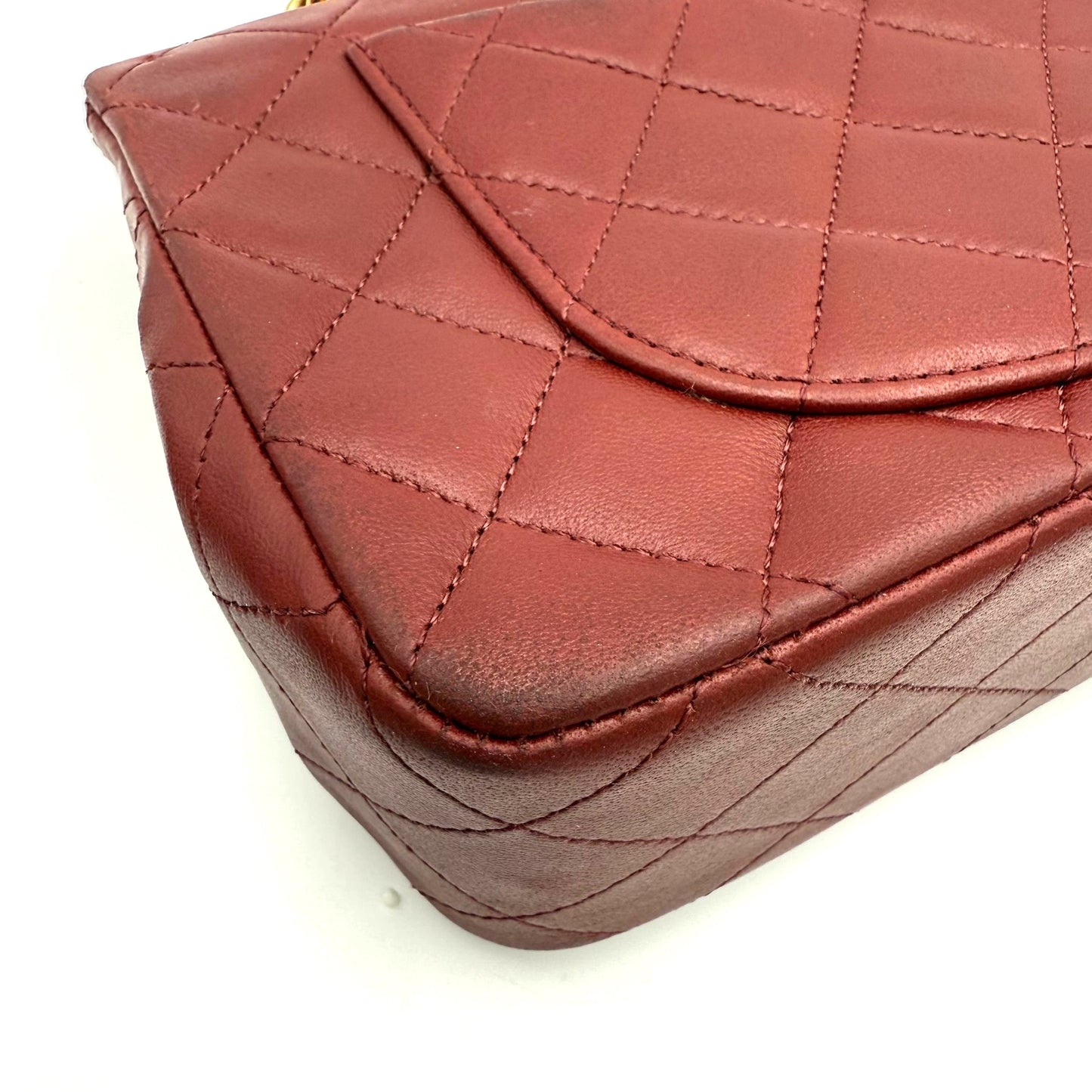 Dahlia, 1 series small classic flap burgundy lambskin with contrast black lining seal and card
