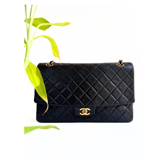Elian, 1 Series Jumbo Flap Black Lambskin with Card Wallet with seal and card