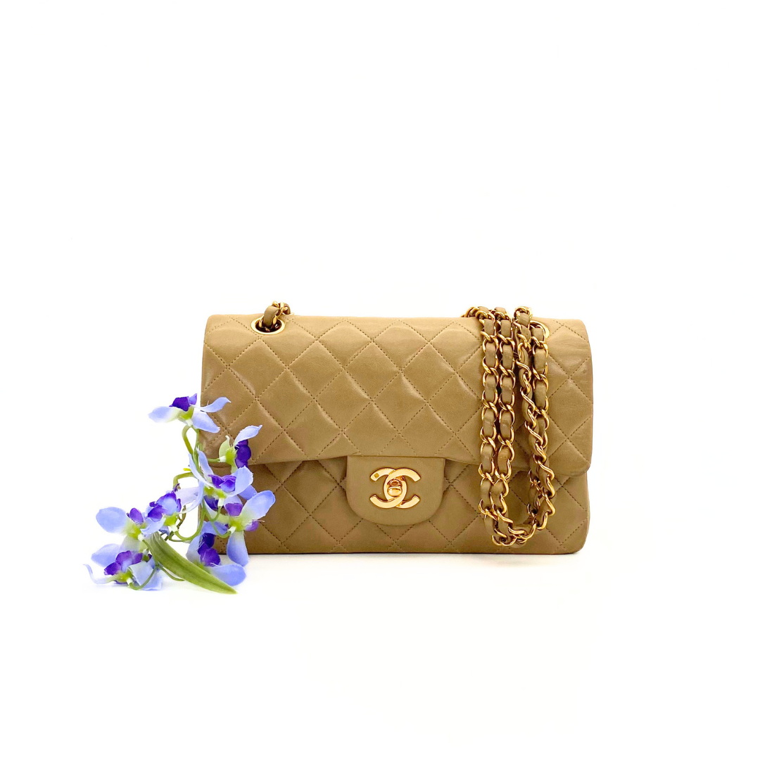 Jiwoo, 2 Series Small Classic Flap Beige Lambskin with seal and card